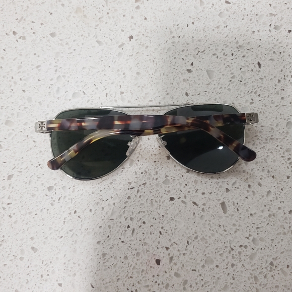 Tory burch aviator sunglasses like new - Picture 3 of 5